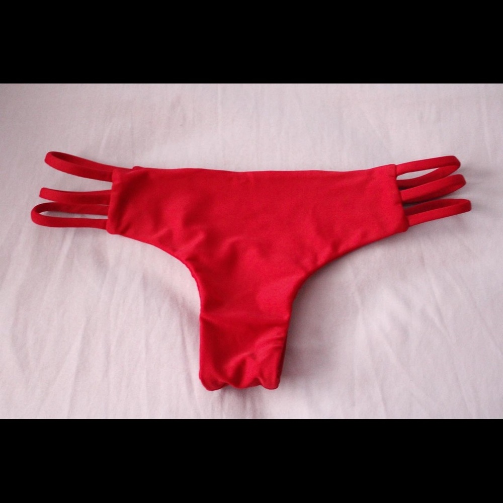 Red brand-less set - Picture 3 of 4